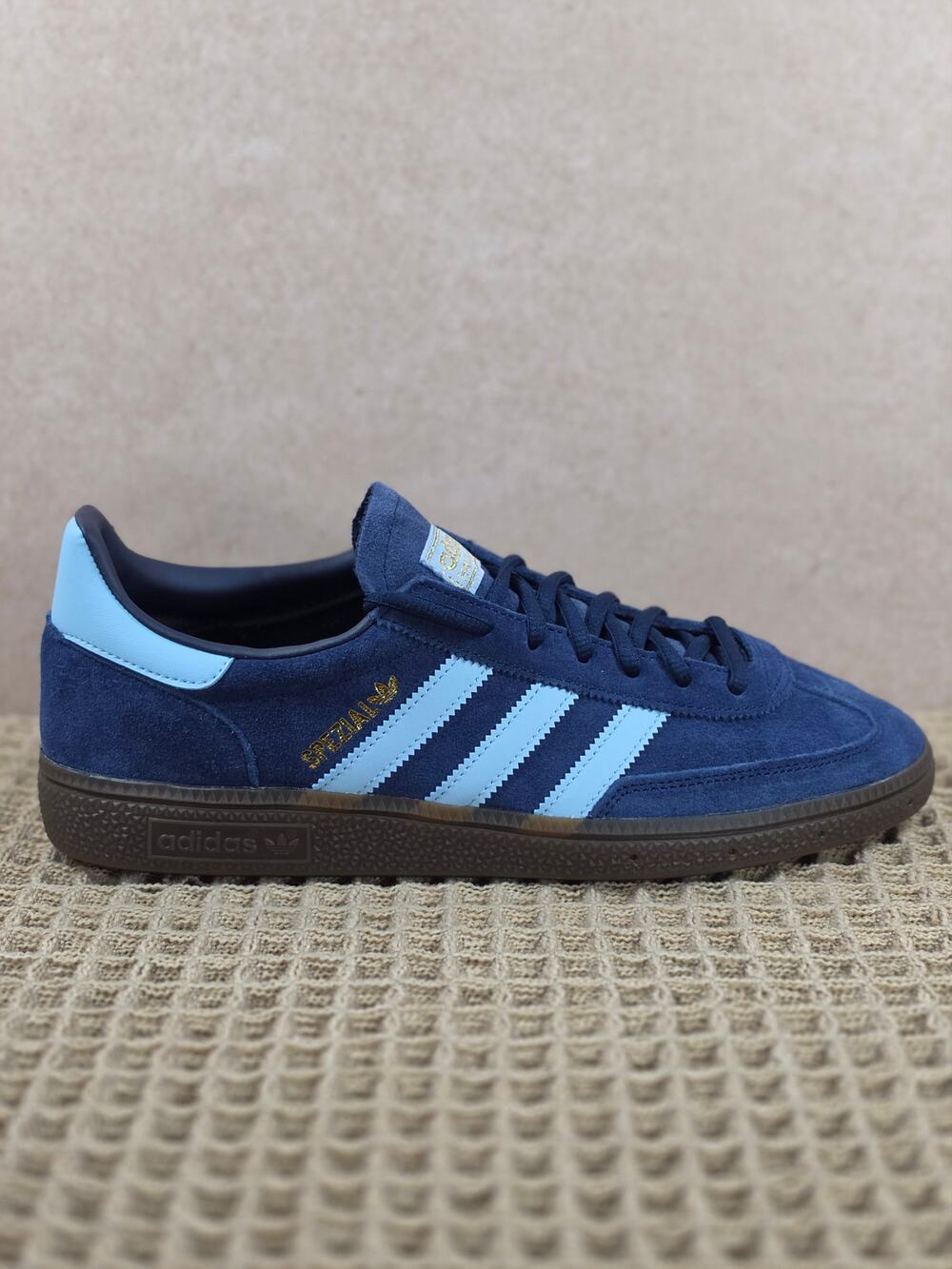 Adidas Handball Spezial Men’s 9.5 Navy Sky Gum – Brand New